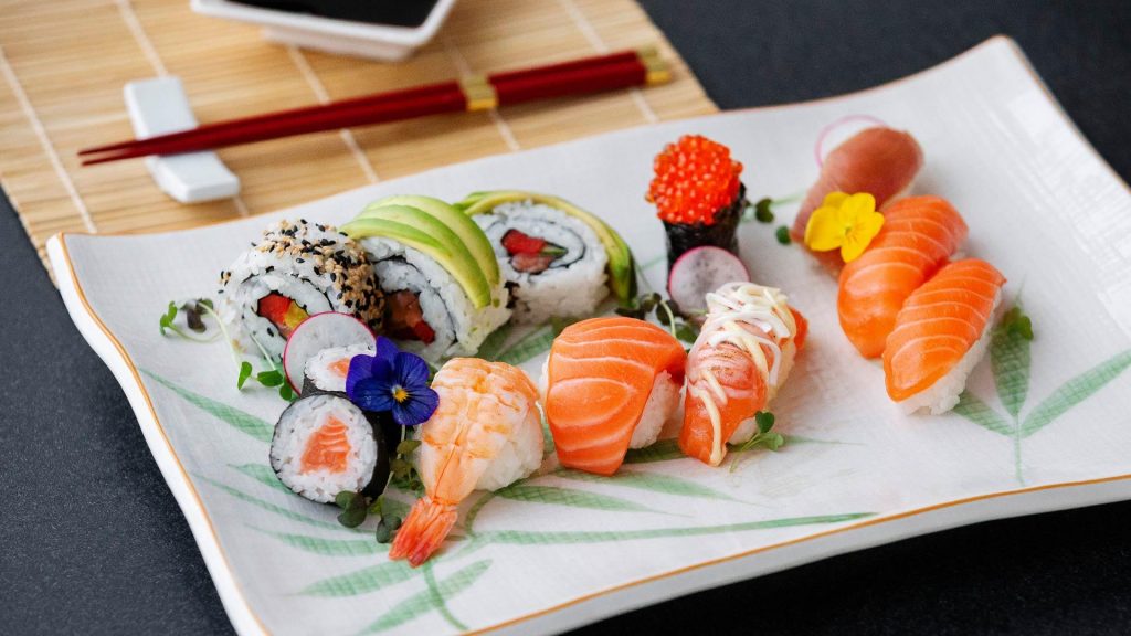 Sushit-lautasella-1920x1080